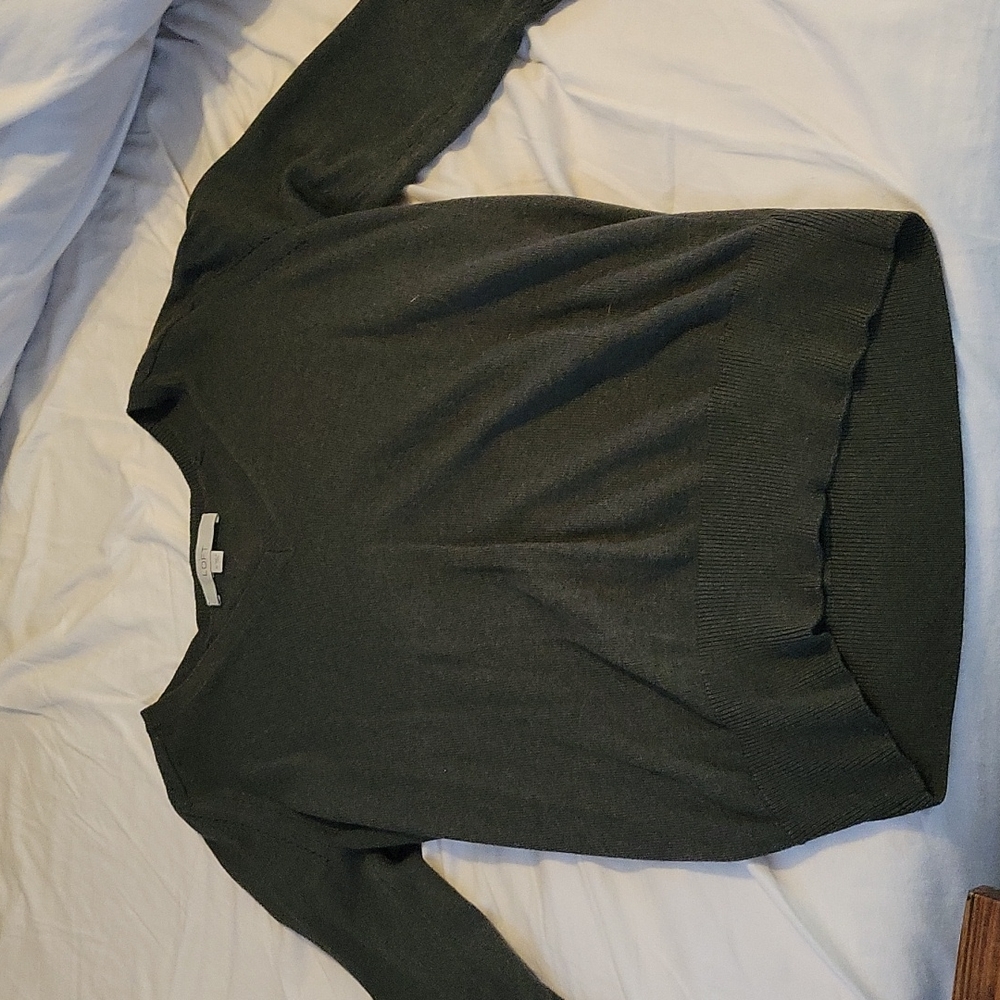 3/4 sleeve green sweater